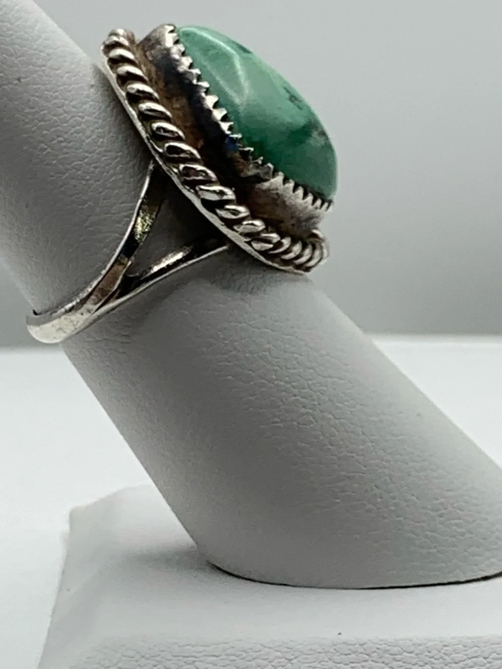 Vintage Navajo Style Green Turquoise Ring Sterling Silver Size 6 6.60g